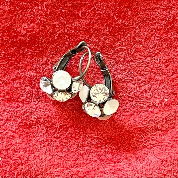 Vintage White & Crystal Leverback Earrings - Picture 6 of 6
